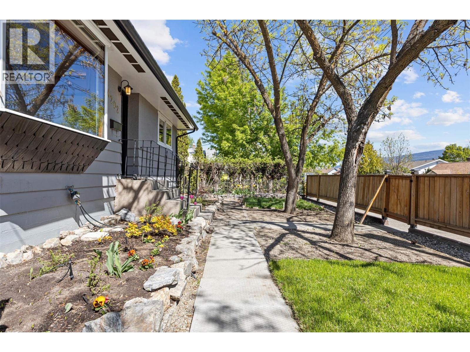 4202 34 Street, Vernon, British Columbia  V1T 5Y4 - Photo 7 - 10385029