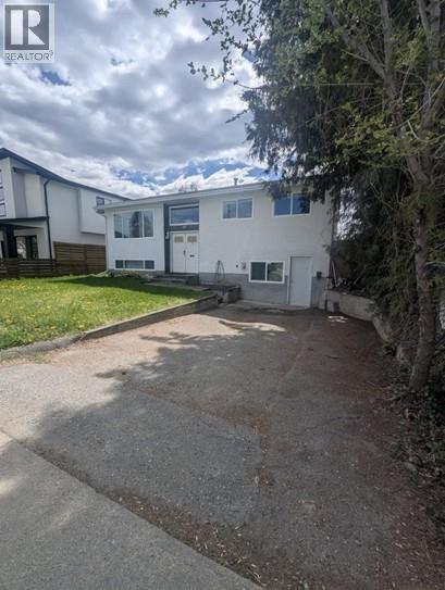 731 Raymer Avenue, Kelowna, British Columbia  V1Y 4Z7 - Photo 2 - 10385390