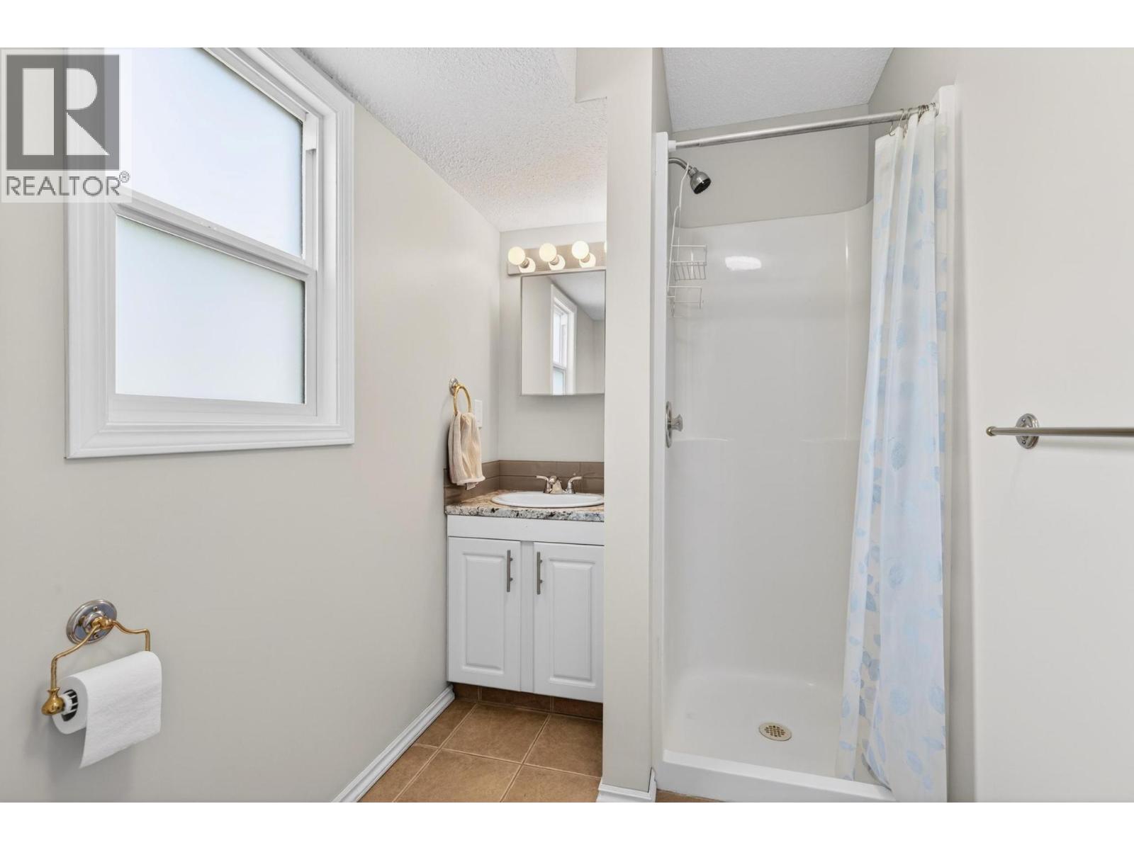 2048 Shamrock Drive, West Kelowna, British Columbia  V4T 1T8 - Photo 24 - 10381355