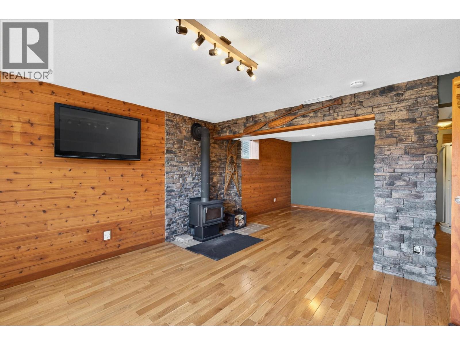 2048 Shamrock Drive, West Kelowna, British Columbia  V4T 1T8 - Photo 6 - 10381355