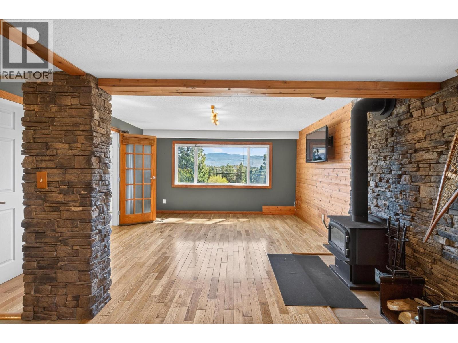2048 Shamrock Drive, West Kelowna, British Columbia  V4T 1T8 - Photo 7 - 10381355
