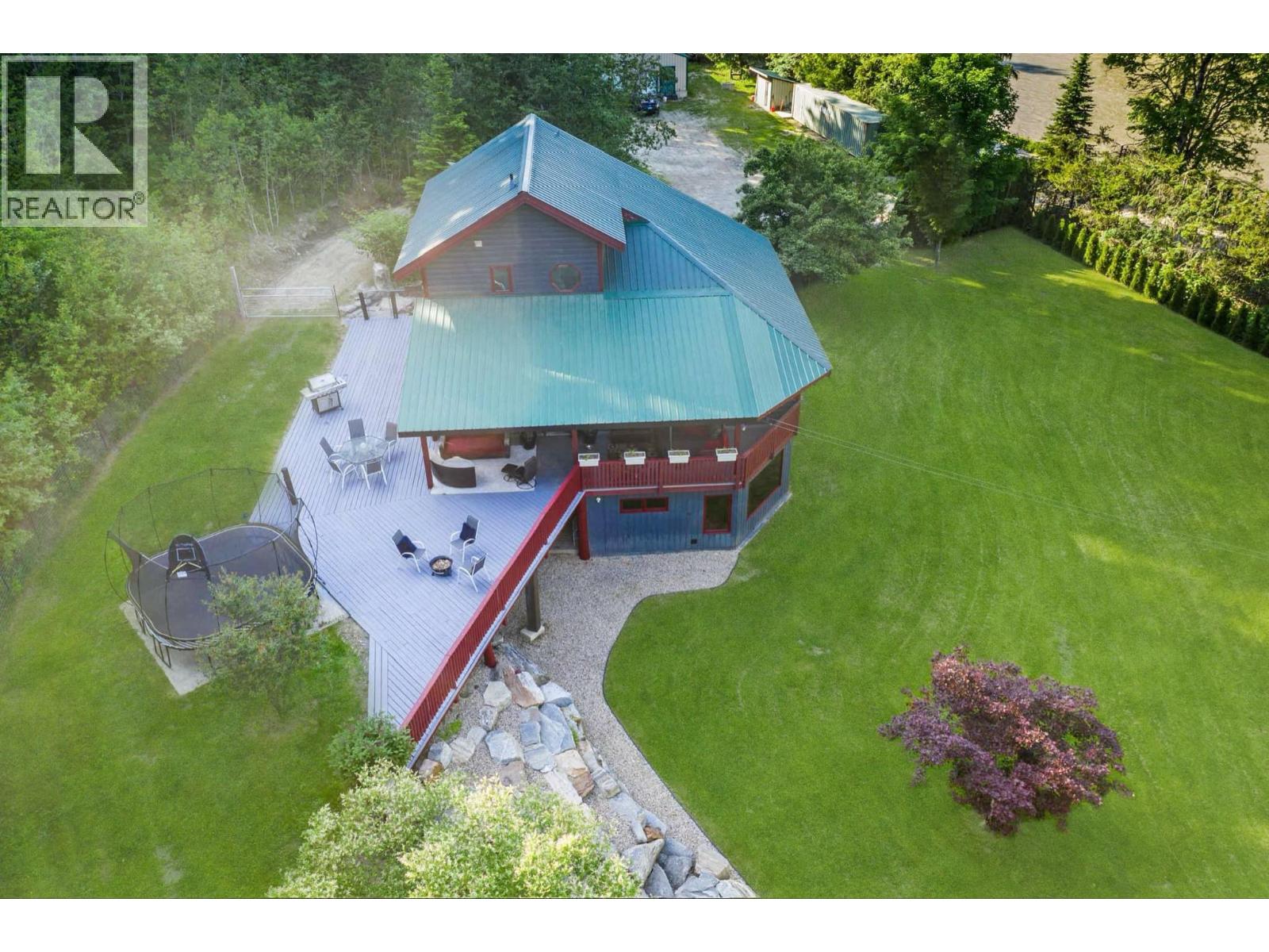 2809 Slocan Valley West Road, Slocan Park, British Columbia  V0G 2E0 - Photo 4 - 10385265