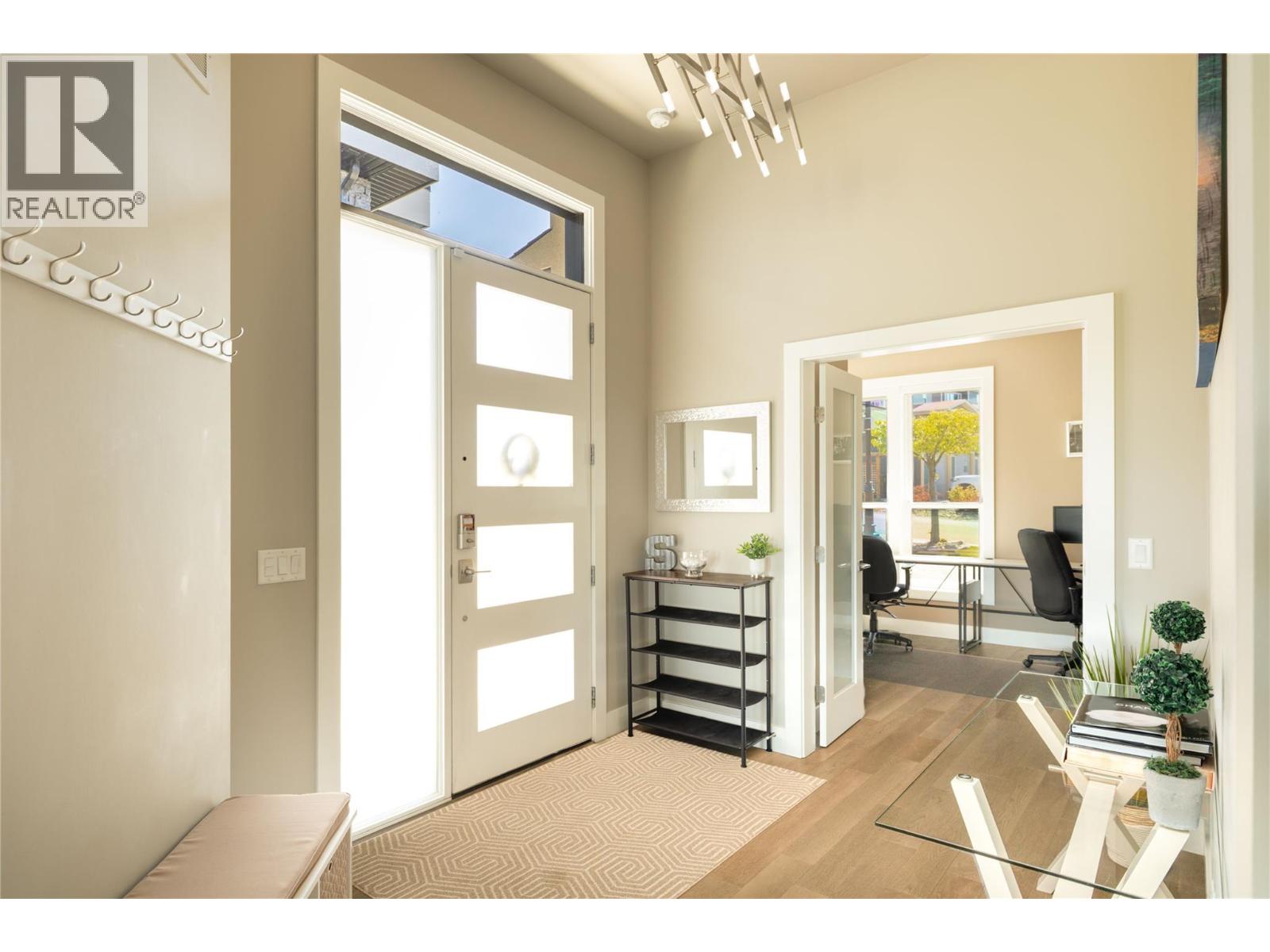1180 Goldfinch Place, Kelowna, British Columbia  V1W 5M1 - Photo 3 - 10384492