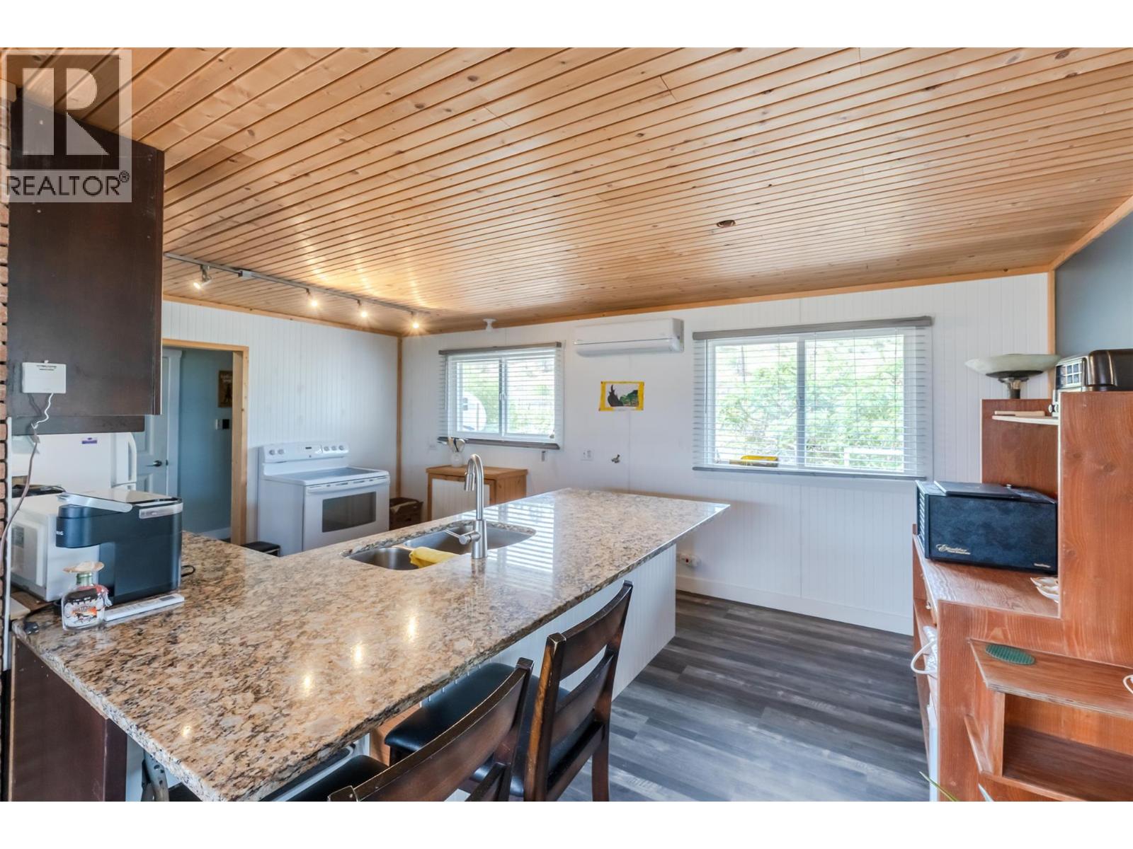 306 Hwy 97, Kaleden, British Columbia  V0H 1K0 - Photo 29 - 10384968