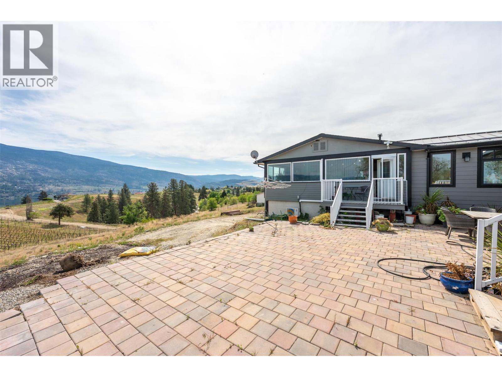 306 Hwy 97, Kaleden, British Columbia  V0H 1K0 - Photo 3 - 10384968