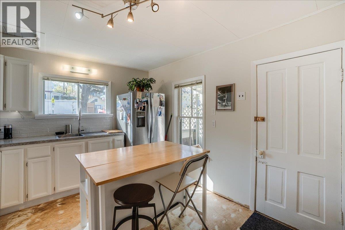 720 Stanley Street, Nelson, British Columbia  V1L 1N5 - Photo 14 - 10385329