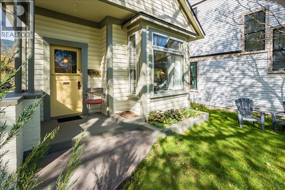 720 Stanley Street, Nelson, British Columbia  V1L 1N5 - Photo 2 - 10385329