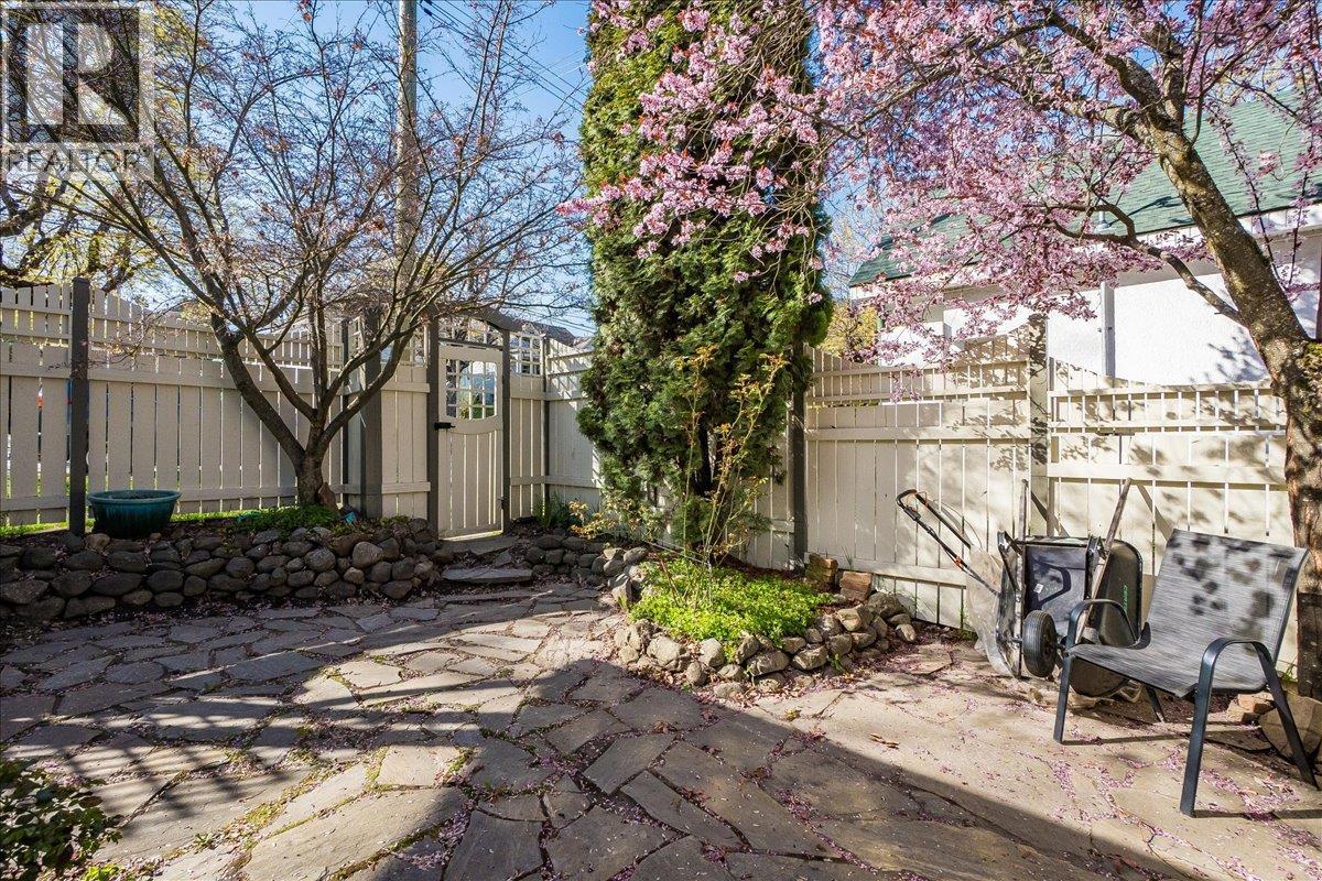 720 Stanley Street, Nelson, British Columbia  V1L 1N5 - Photo 5 - 10385329