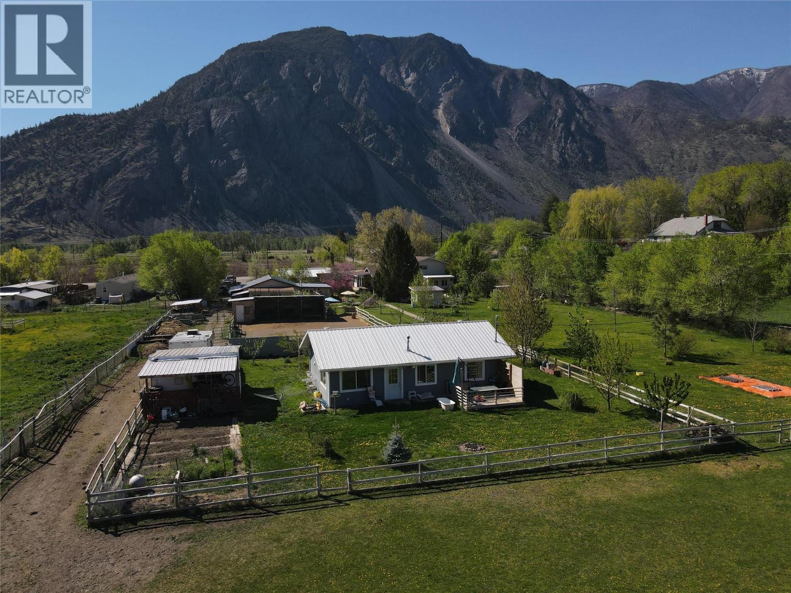 2626 Highway 3, Keremeos, British Columbia  V0X 1N5 - Photo 5 - 10385416