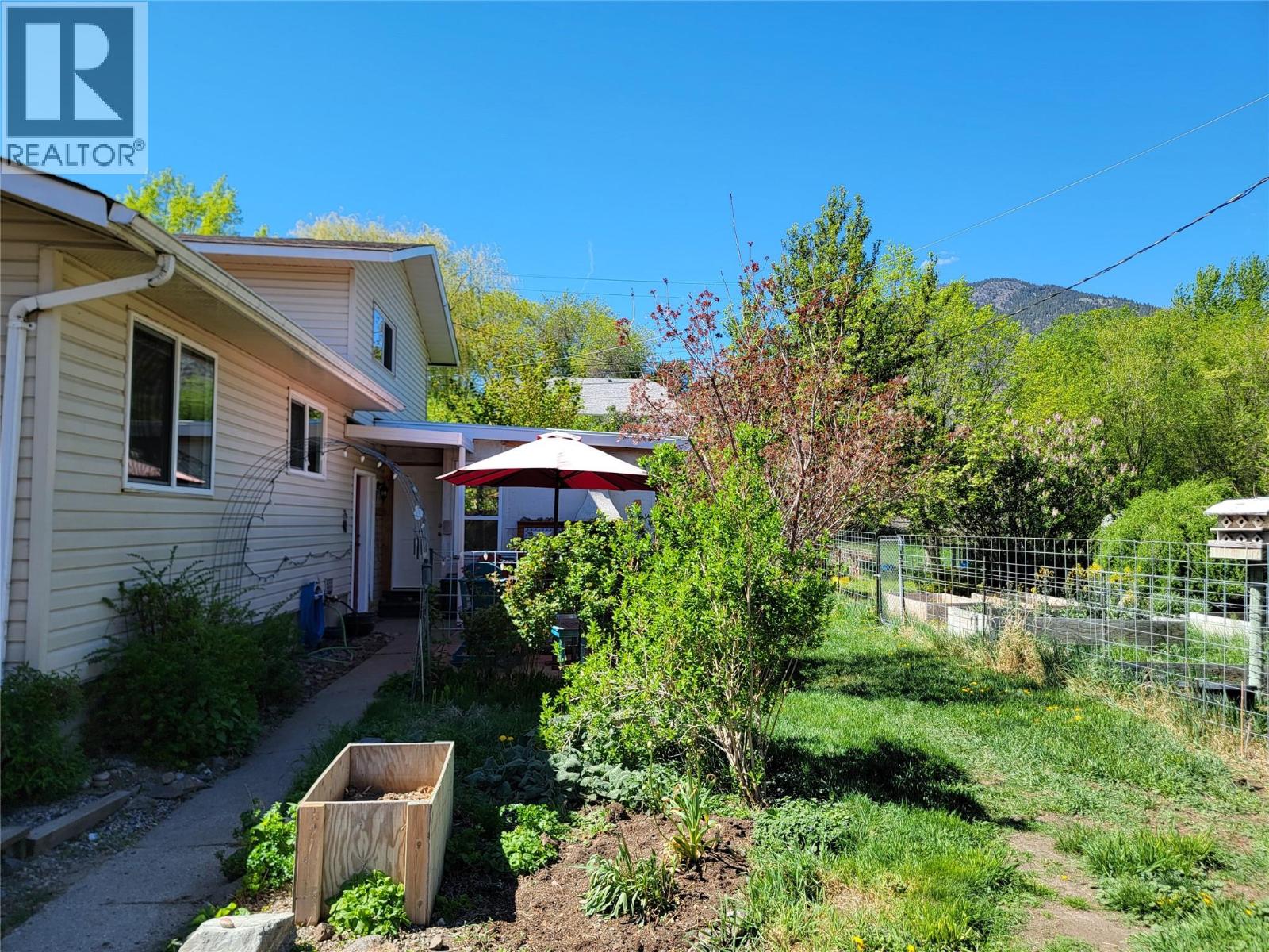 2626 Highway 3, Keremeos, British Columbia  V0X 1N5 - Photo 12 - 10385400