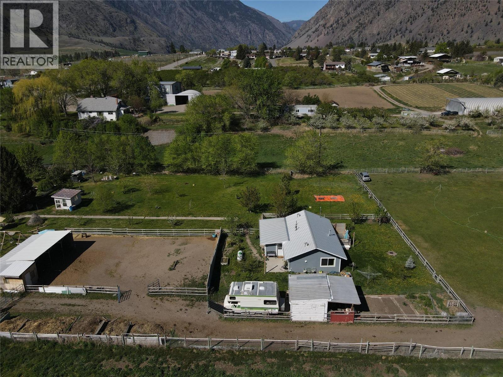 2626 Highway 3, Keremeos, British Columbia  V0X 1N5 - Photo 7 - 10385400
