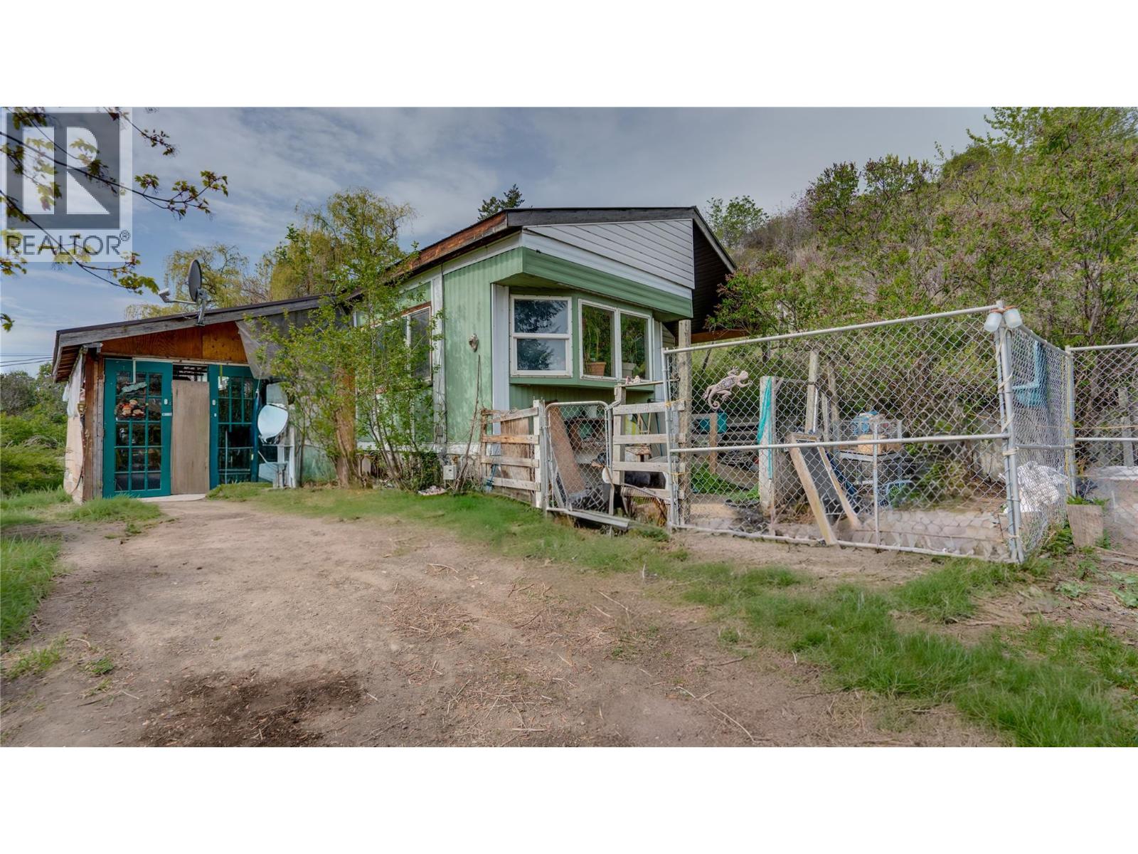 8268 Old Kamloops Road, Vernon, British Columbia  V1H 1W8 - Photo 17 - 10385325