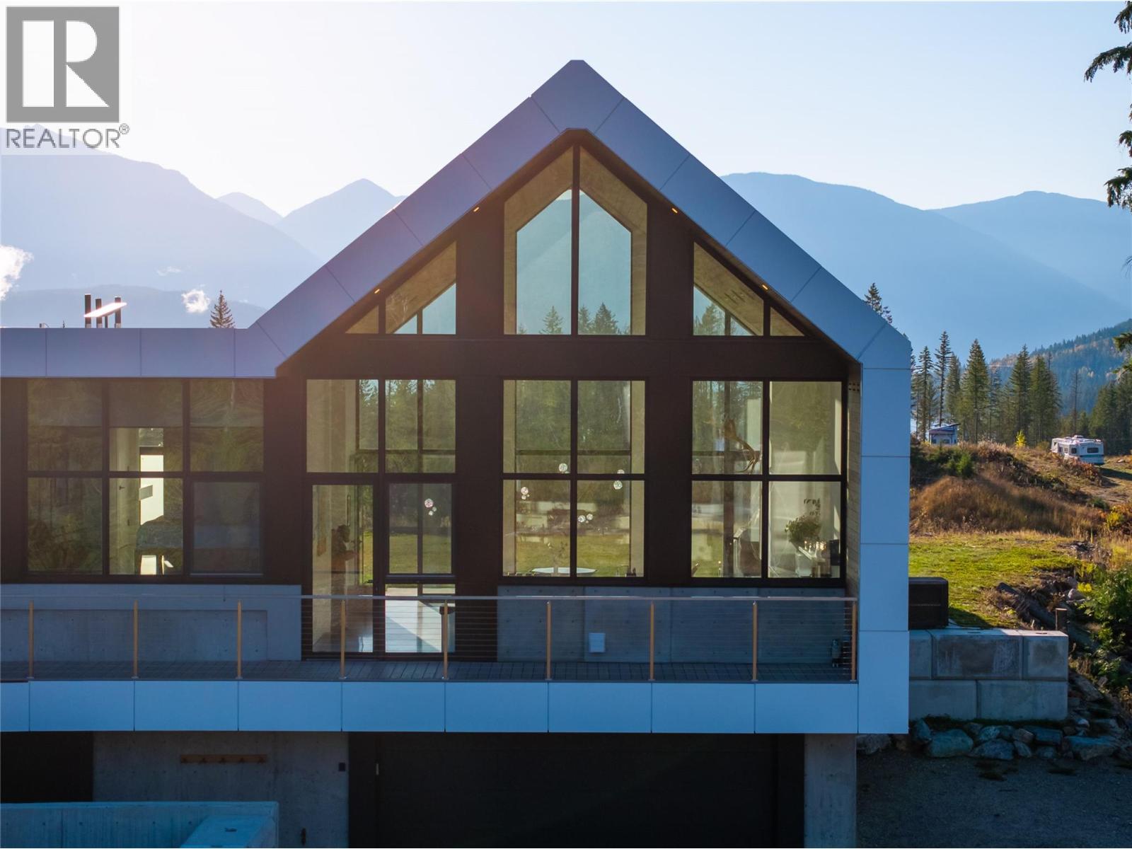 1950 Sidmouth Road, Revelstoke, British Columbia  V0E 2S0 - Photo 7 - 10385258