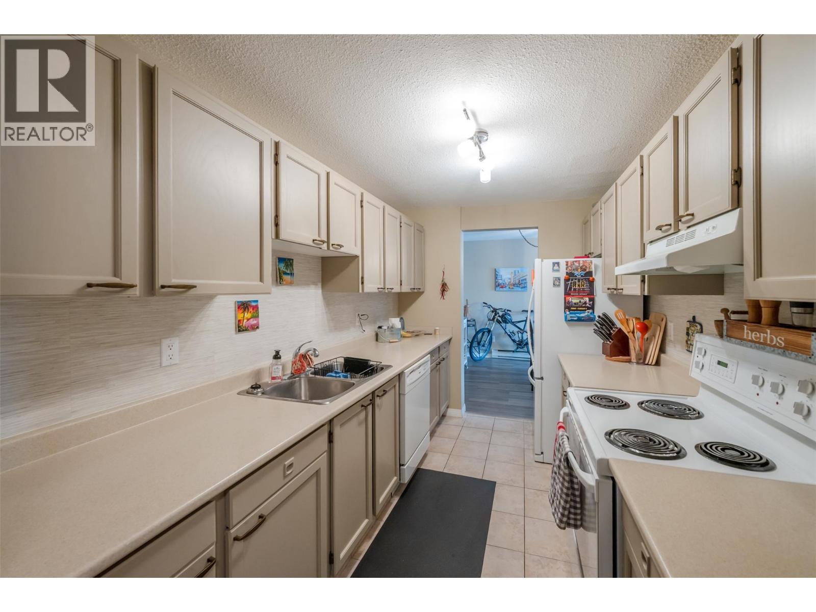 335 Churchill Avenue Unit# 103, Penticton, British Columbia  V2A 1C9 - Photo 12 - 10385151