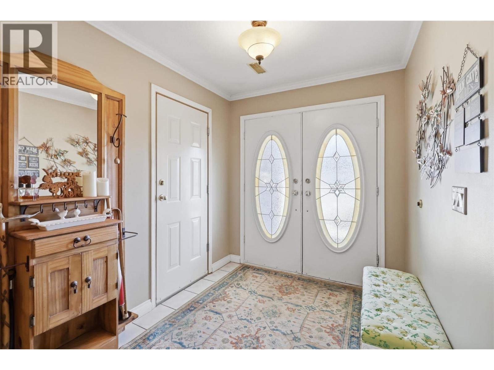 1165 13th Street, Kamloops, British Columbia  V2B 8K4 - Photo 5 - 10385418
