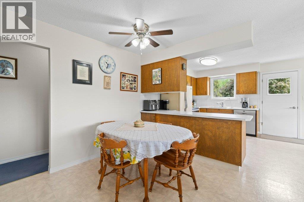 4501 44 Avenue Nw, Salmon Arm, British Columbia  V1E 3A7 - Photo 11 - 10385377
