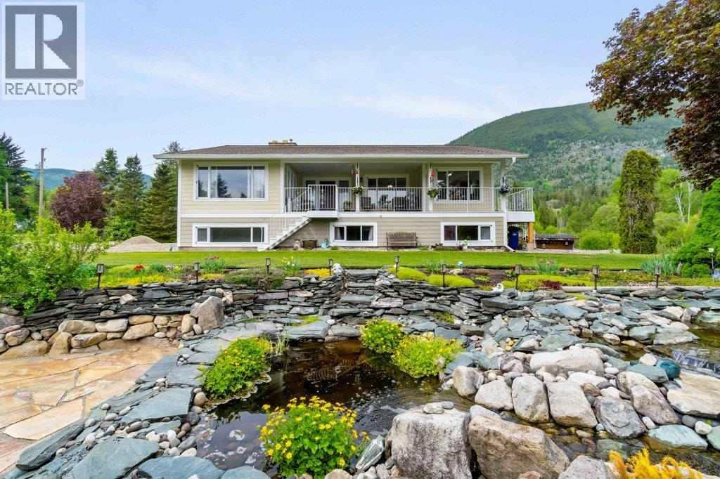 4501 44 Avenue Nw, Salmon Arm, British Columbia  V1E 3A7 - Photo 3 - 10385377