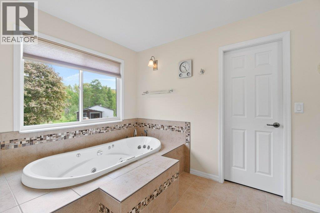 4501 44 Avenue Nw, Salmon Arm, British Columbia  V1E 3A7 - Photo 31 - 10385377