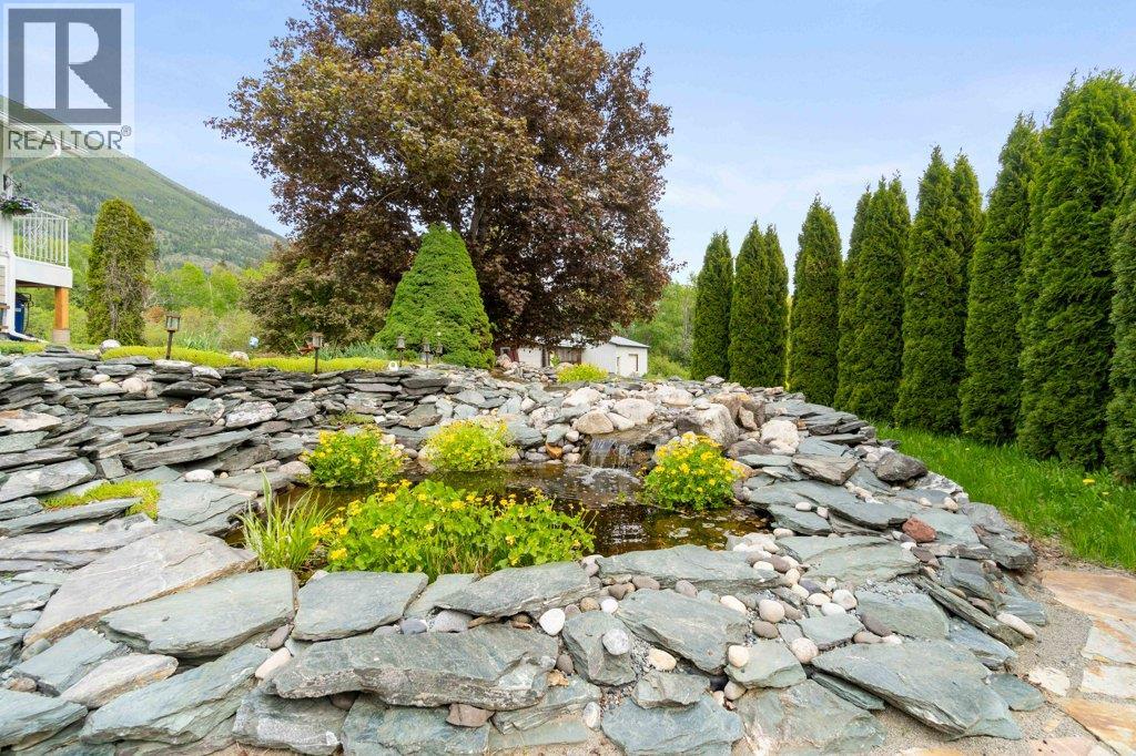 4501 44 Avenue Nw, Salmon Arm, British Columbia  V1E 3A7 - Photo 5 - 10385377