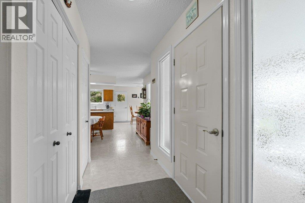 4501 44 Avenue Nw, Salmon Arm, British Columbia  V1E 3A7 - Photo 9 - 10385377