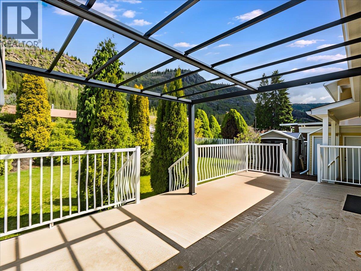 3833 Dogwood Drive, Trail, British Columbia  V1R 2V4 - Photo 42 - 10385437