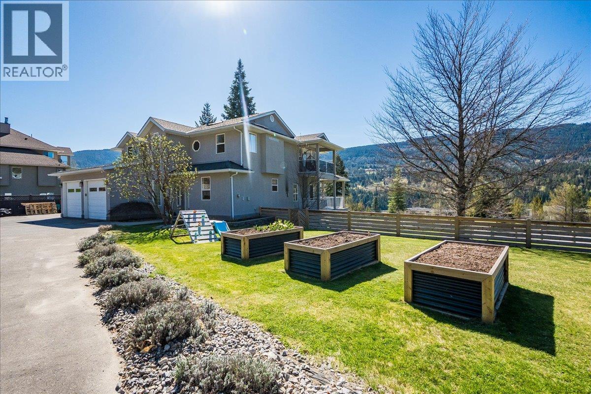 5839 Sunset Drive, Nelson, British Columbia  V1L 6X9 - Photo 2 - 10384797