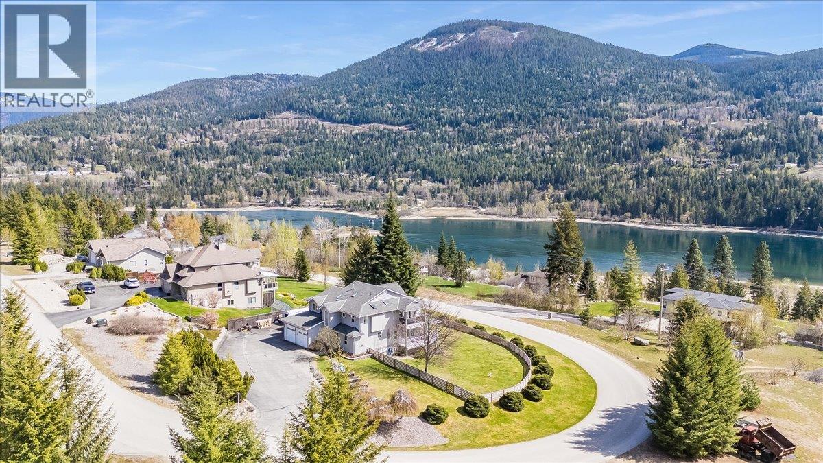 5839 Sunset Drive, Nelson, British Columbia  V1L 6X9 - Photo 3 - 10384797