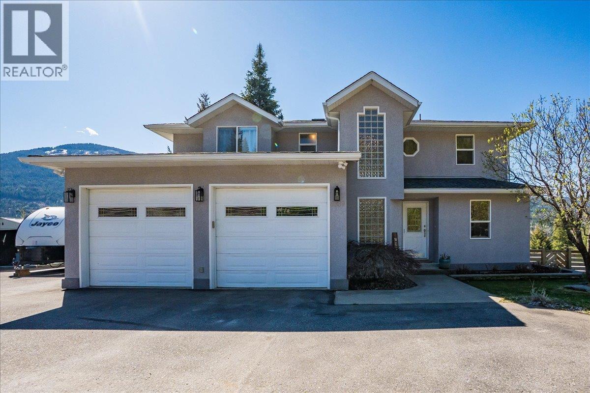 5839 Sunset Drive, Nelson, British Columbia  V1L 6X9 - Photo 4 - 10384797