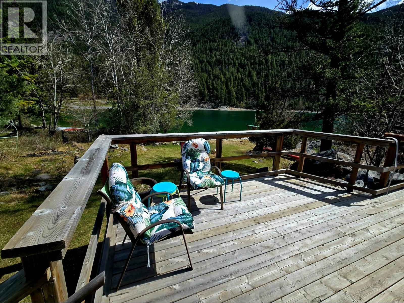 5648 Lazy Lake Road, Wasa, British Columbia  V0B 2K0 - Photo 11 - 10385067