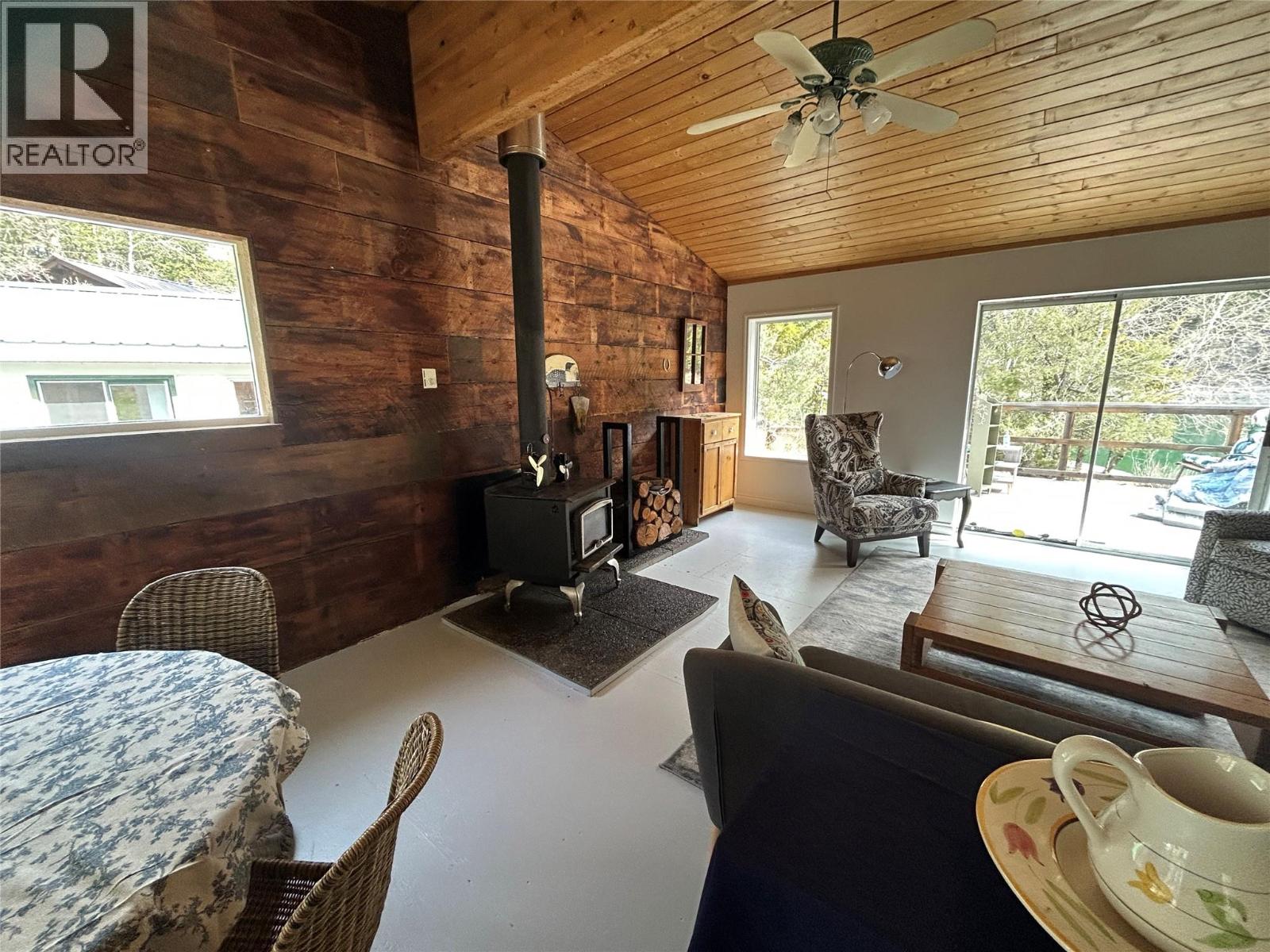 5648 Lazy Lake Road, Wasa, British Columbia  V0B 2K0 - Photo 18 - 10385067