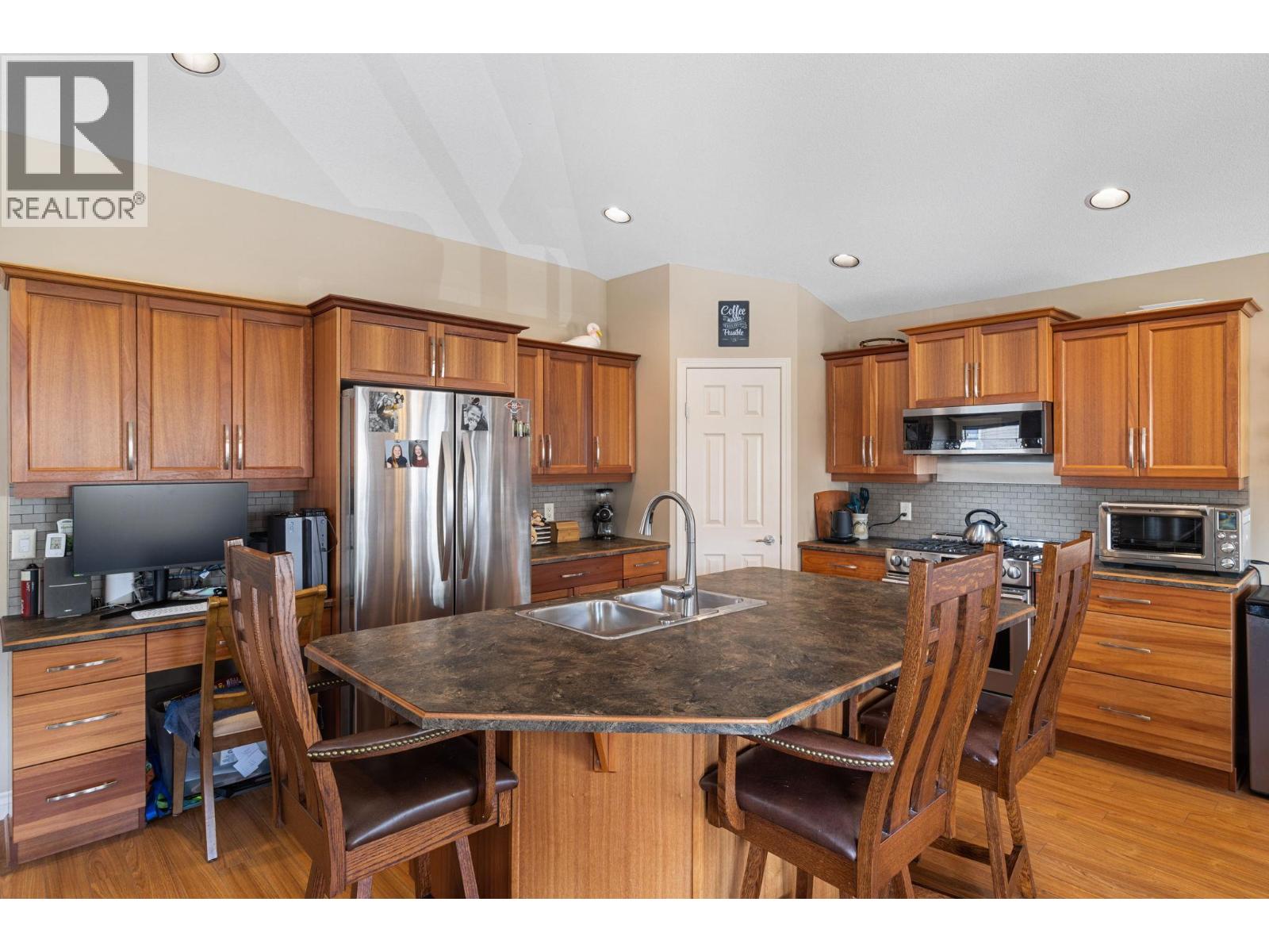 534 South Crest Drive, Kelowna, British Columbia  V1W 4W8 - Photo 9 - 10385121