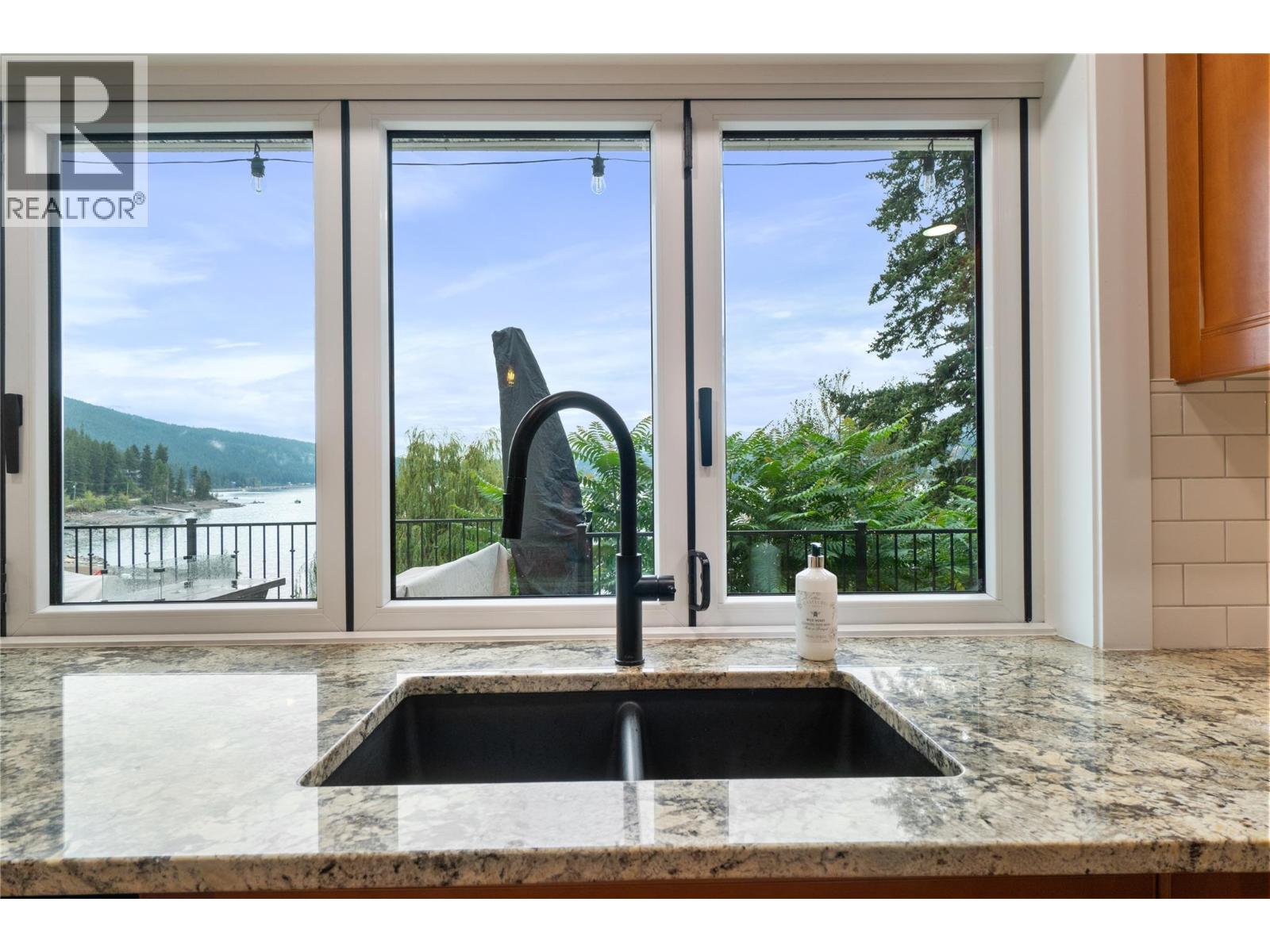 3304 Gray Road, Blind Bay, British Columbia  V0E 1H1 - Photo 12 - 10385423