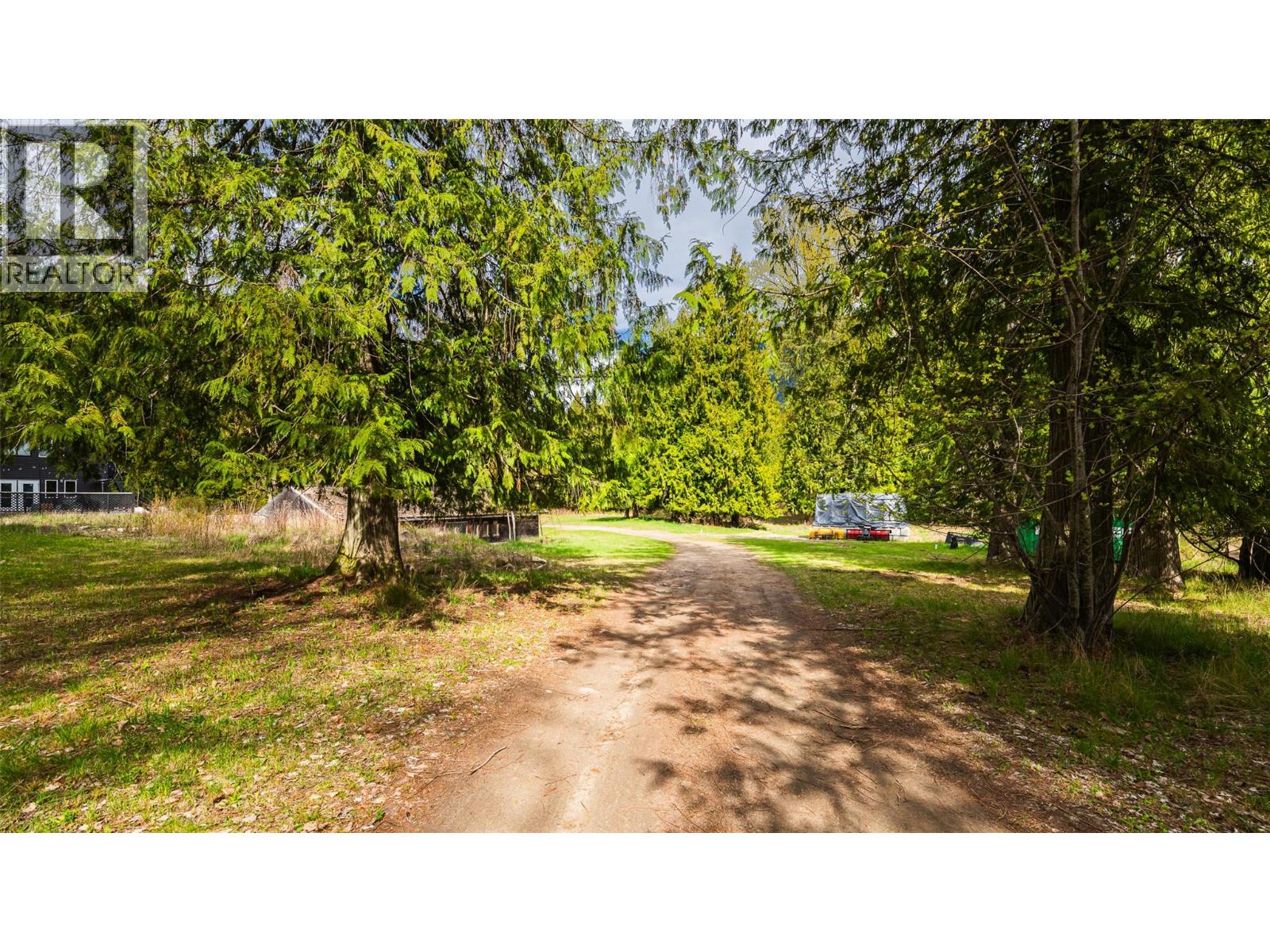 16088 3A Highway, crawford bay, British Columbia