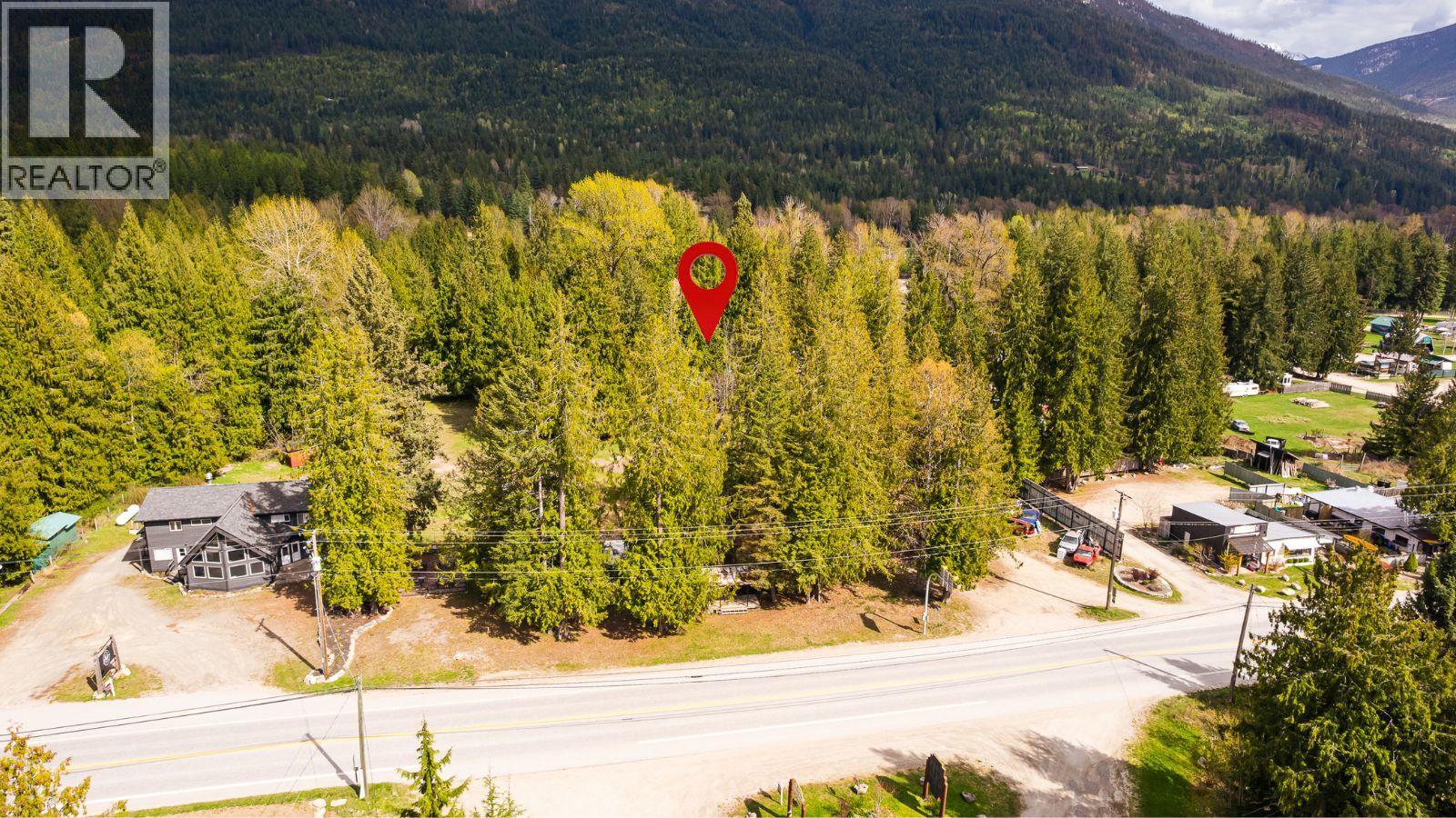 16088 3a Highway, Crawford Bay, British Columbia  V0B 1E0 - Photo 3 - 10385456