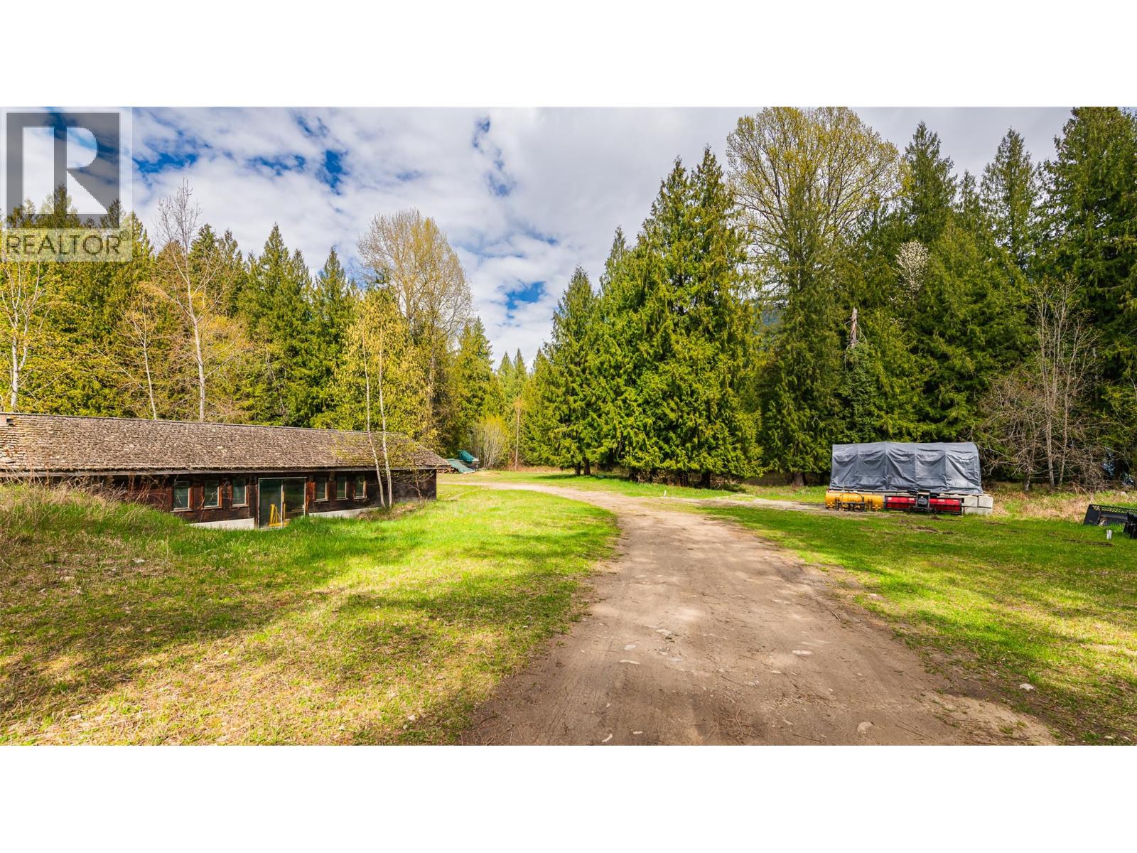 16088 3a Highway, Crawford Bay, British Columbia  V0B 1E0 - Photo 5 - 10385456