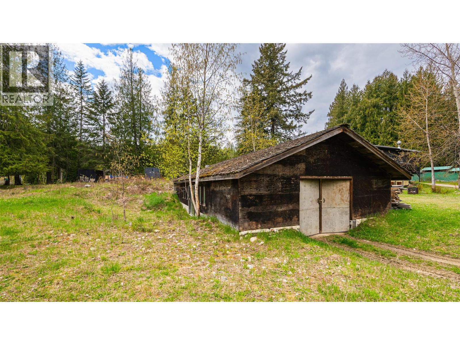 16088 3a Highway, Crawford Bay, British Columbia  V0B 1E0 - Photo 9 - 10385456