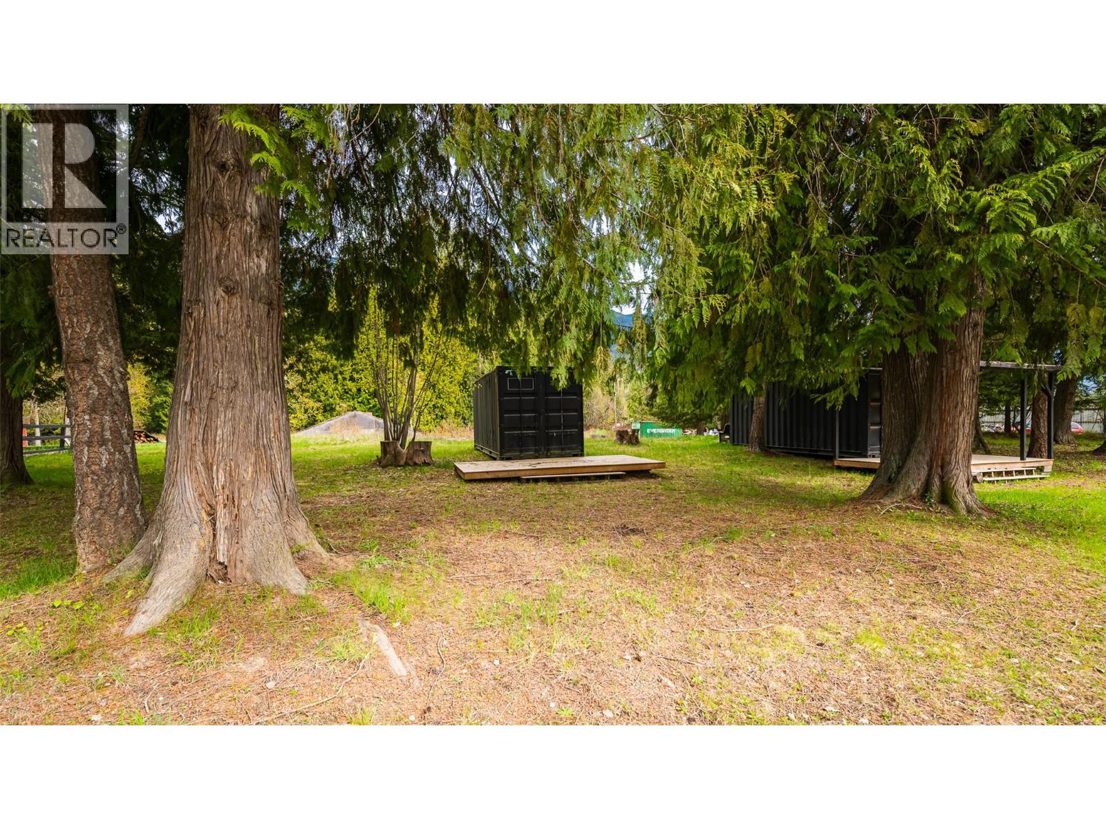 16088 3a Highway, Crawford Bay, British Columbia  V0B 1E0 - Photo 18 - 10385451