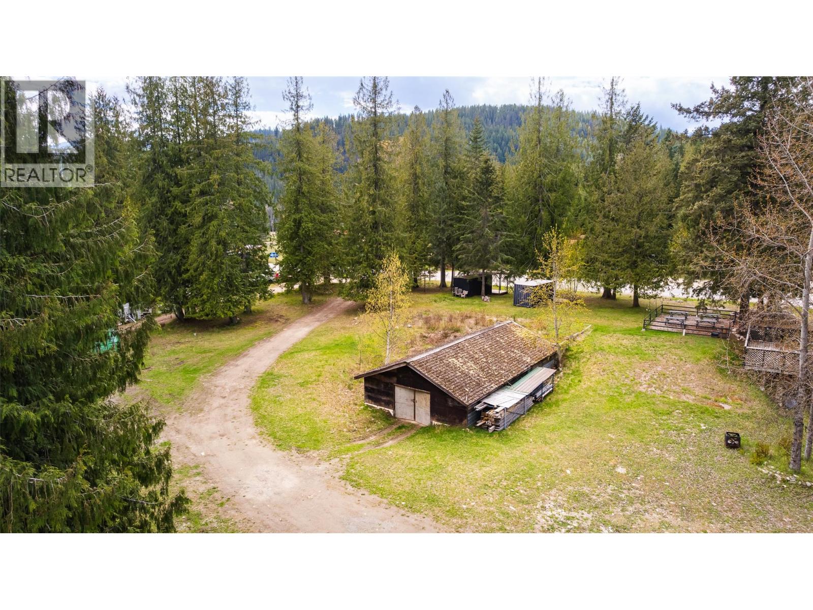 16088 3a Highway, Crawford Bay, British Columbia  V0B 1E0 - Photo 8 - 10385451