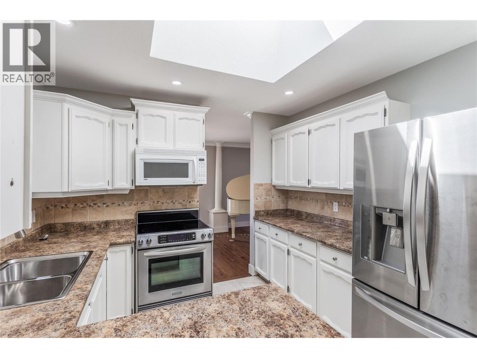 2615 Grenfell Road, Kelowna, British Columbia  V1Y 3C9 - Photo 12 - 10383155