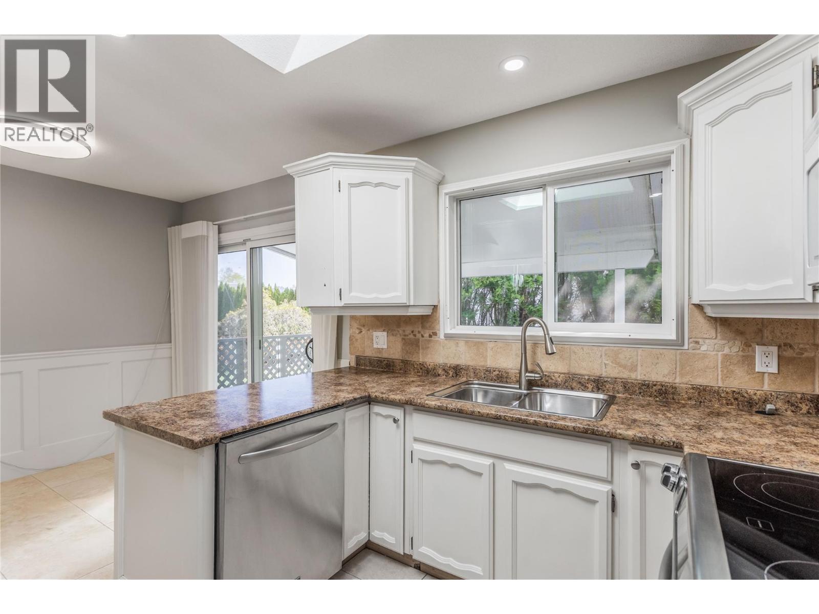2615 Grenfell Road, Kelowna, British Columbia  V1Y 3C9 - Photo 13 - 10383155