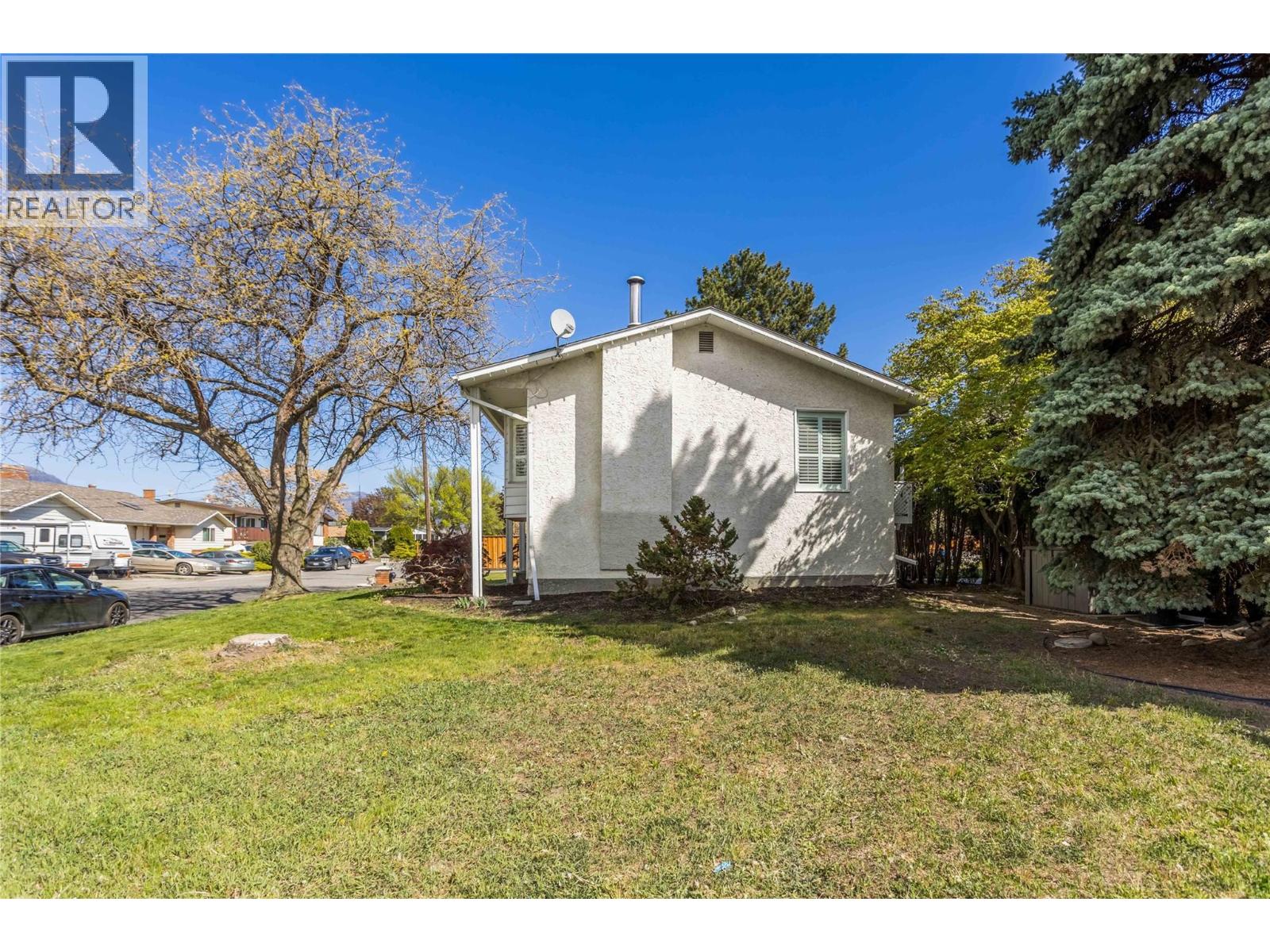 2615 Grenfell Road, Kelowna, British Columbia  V1Y 3C9 - Photo 3 - 10383155