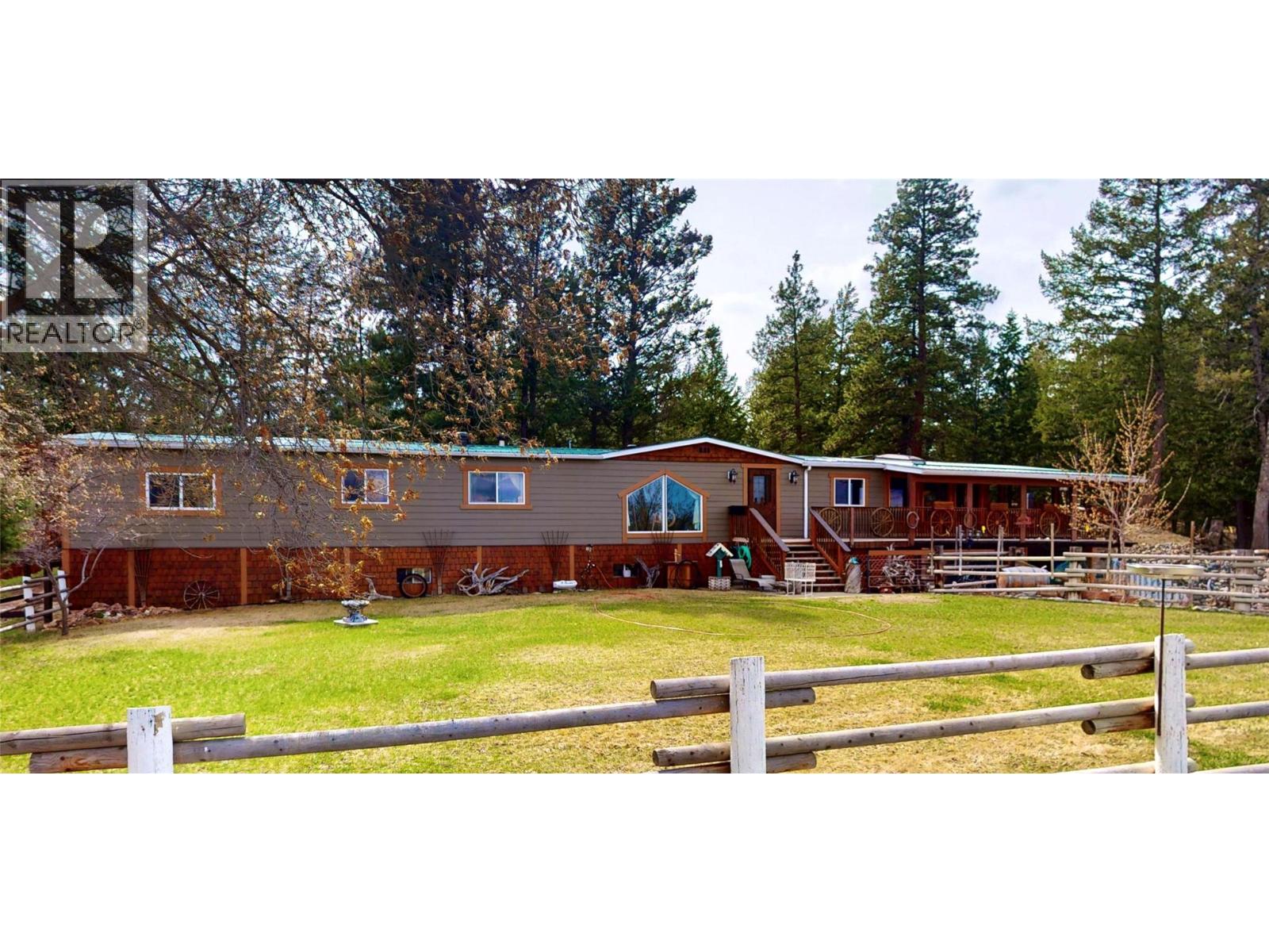 6209 Mission Road, Cranbrook, British Columbia  V1C 7B7 - Photo 1 - 10383115