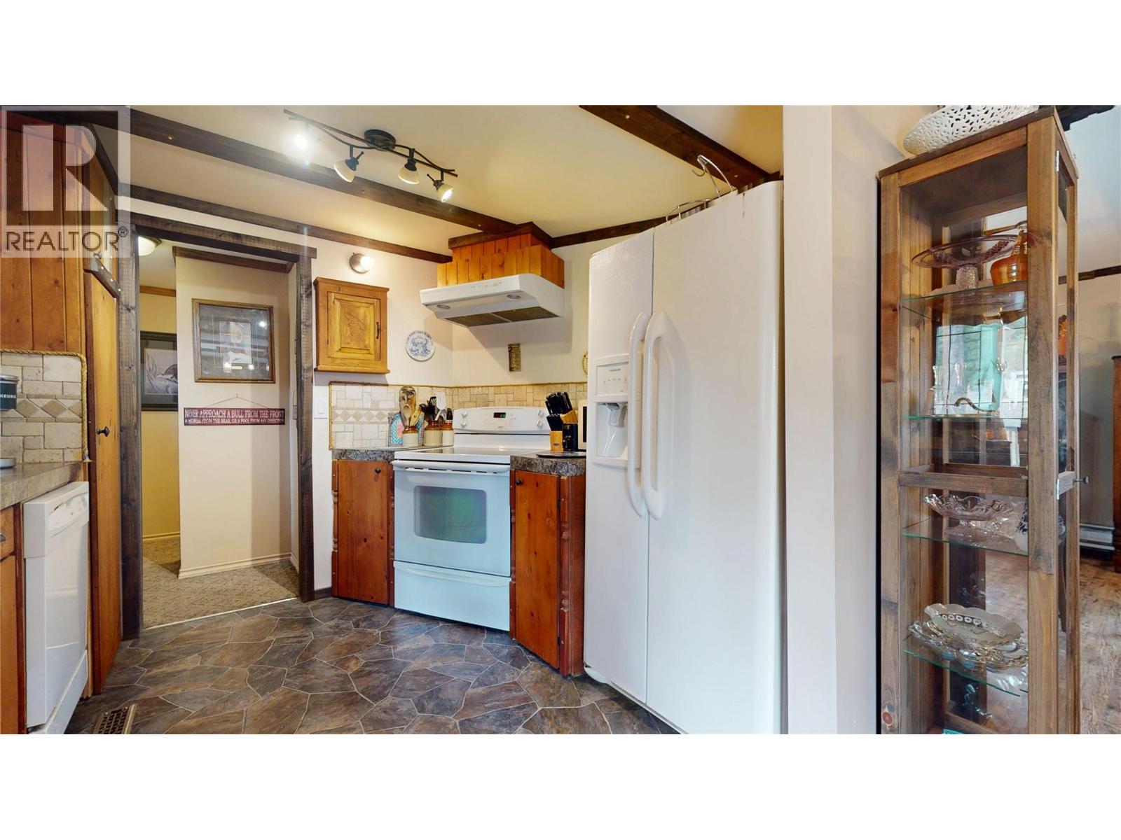 6209 Mission Road, Cranbrook, British Columbia  V1C 7B7 - Photo 18 - 10383115