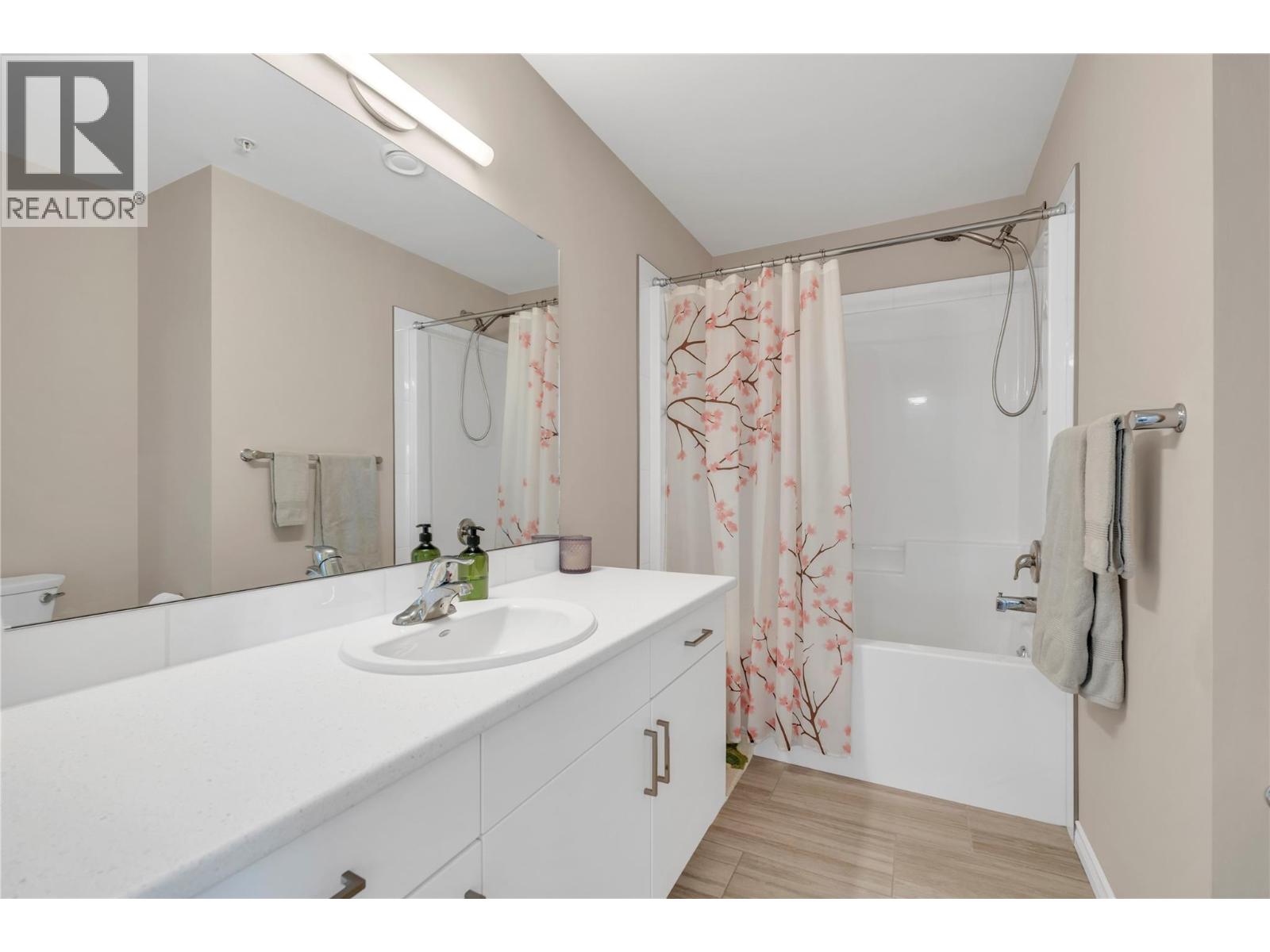 3362 Skaha Lake Road Unit# 306, Penticton, British Columbia  V2A 0J2 - Photo 12 - 10385324