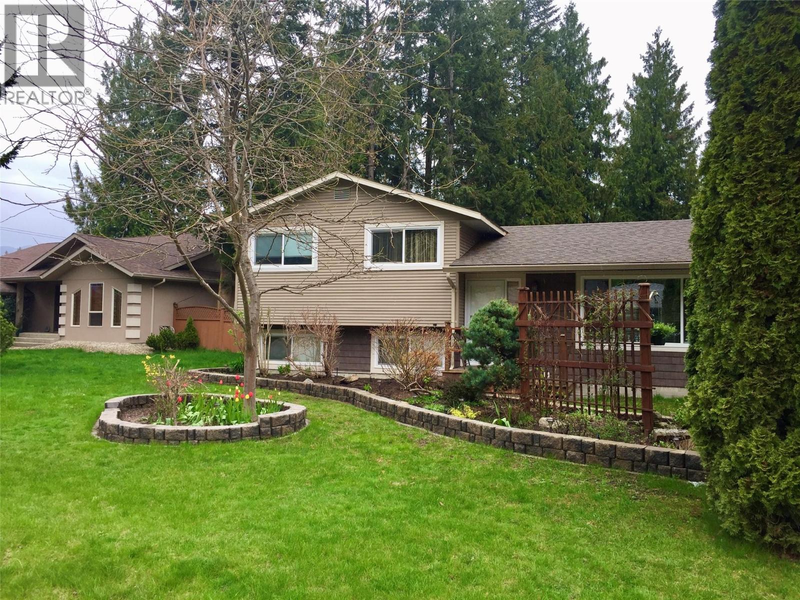 705 Shuswap Avenue, Sicamous, British Columbia  V0E 2V0 - Photo 10 - 10384772