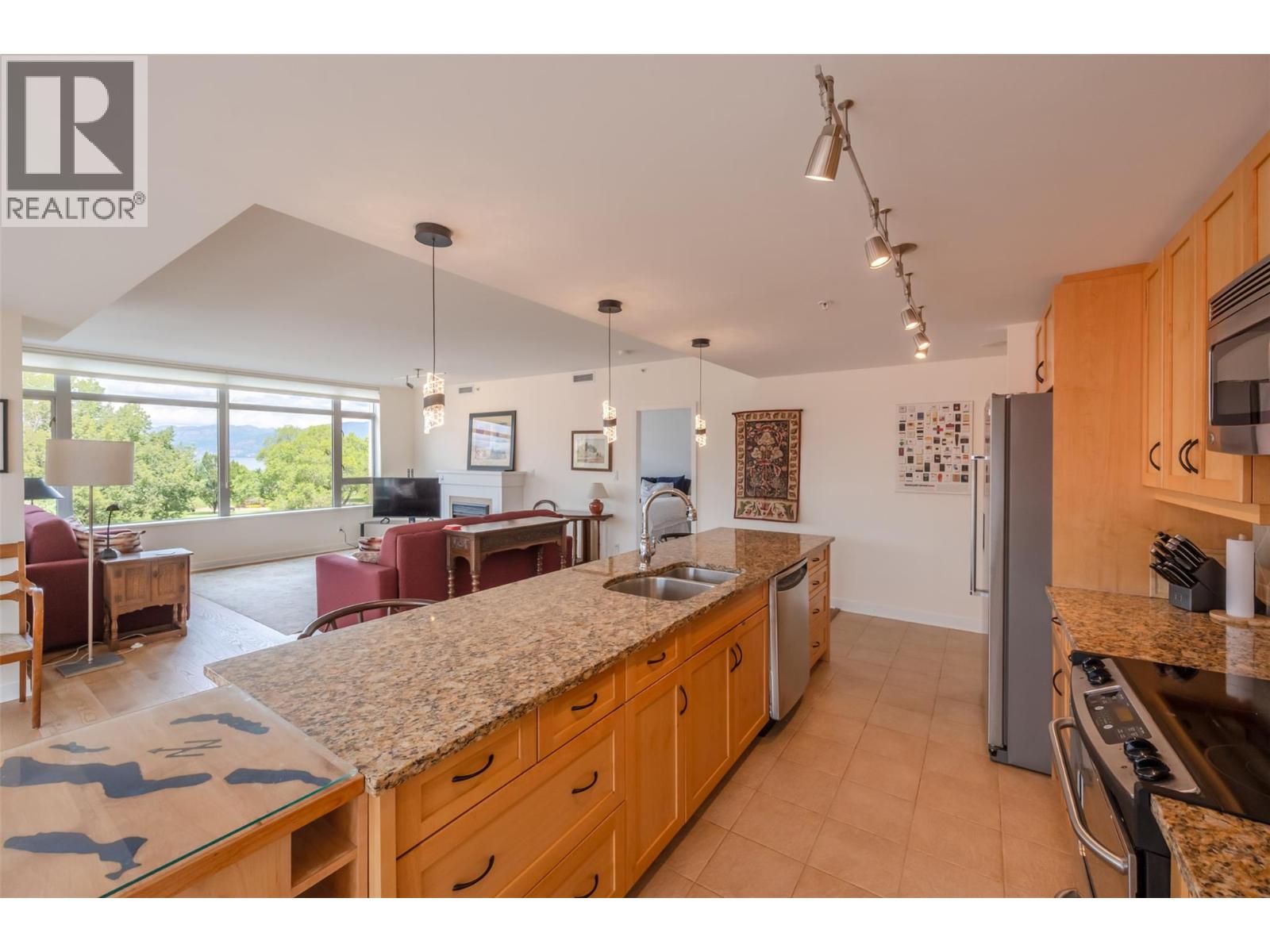 160 Lakeshore Drive W Unit# 401, Penticton, British Columbia  V2A 9C2 - Photo 14 - 10385447