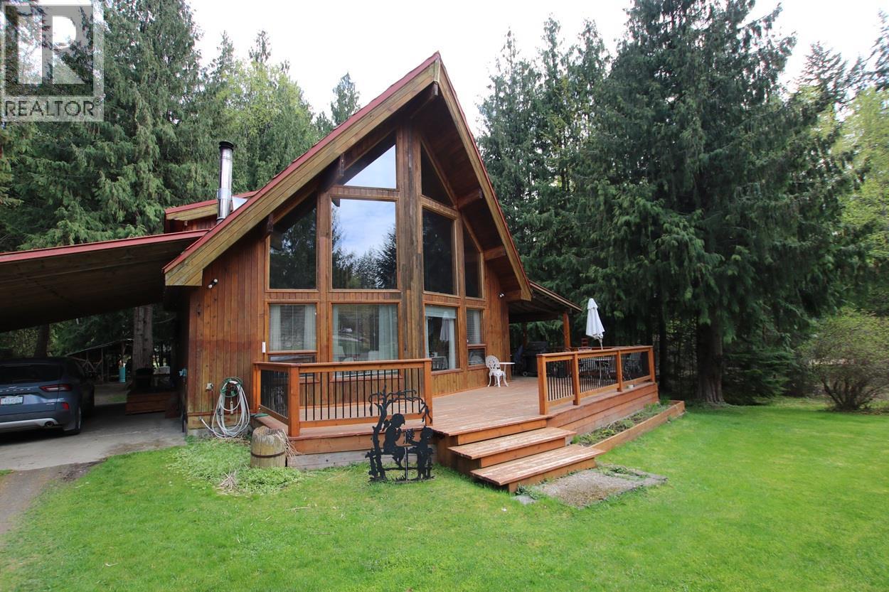 432 Bayles Road, nakusp, British Columbia