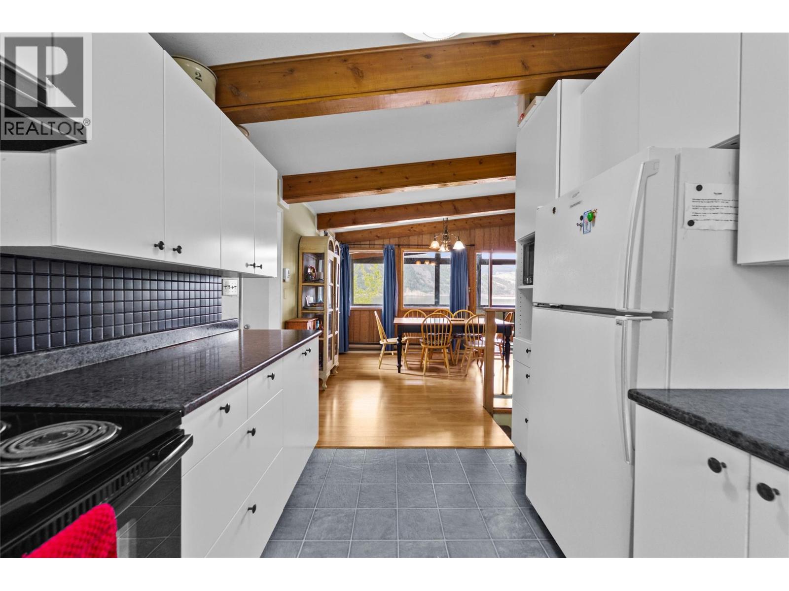 5520 Harmon Estates Road, Merritt, British Columbia  V1K 0A1 - Photo 6 - 10385484