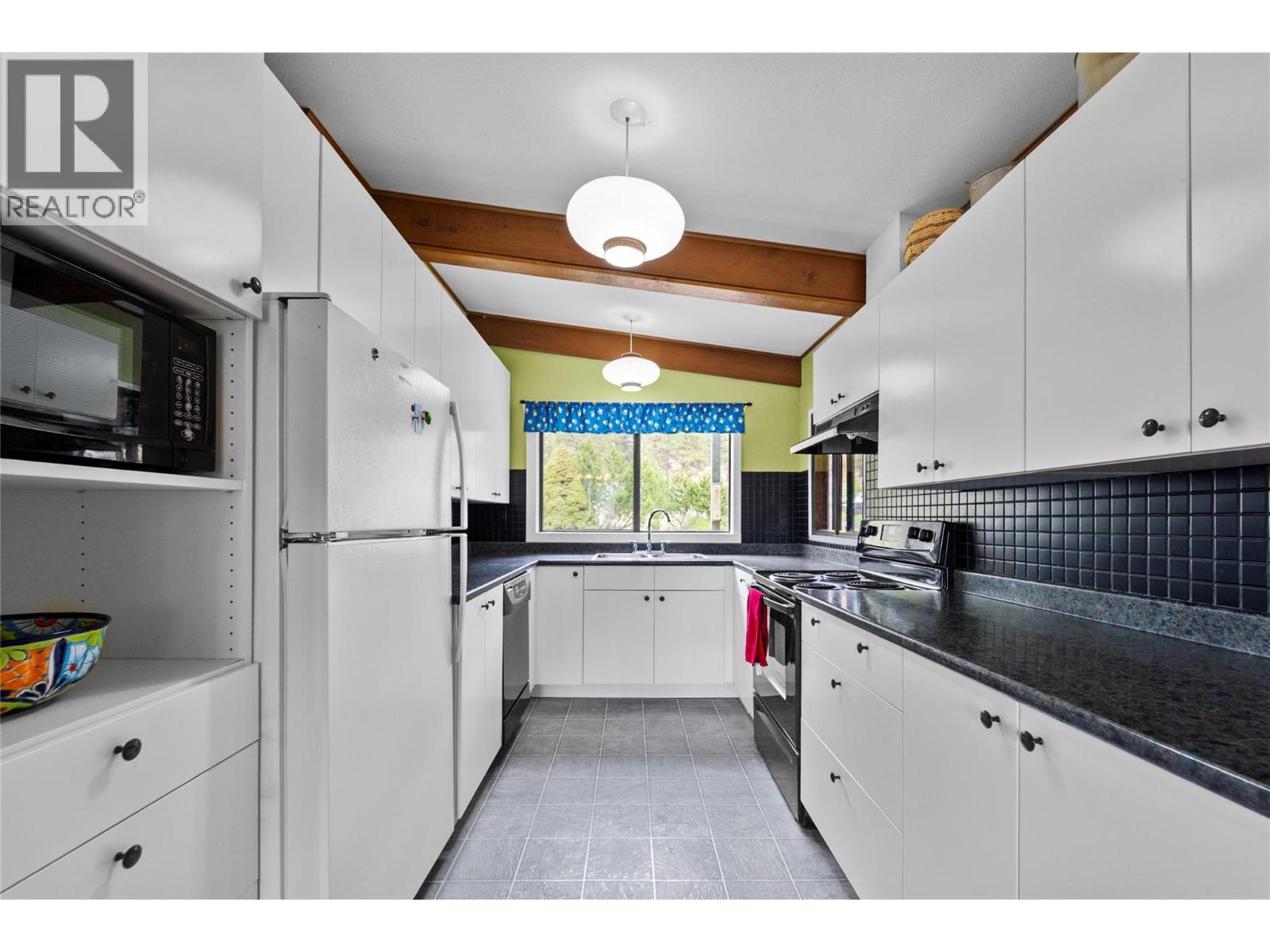 5520 Harmon Estates Road, Merritt, British Columbia  V1K 0A1 - Photo 7 - 10385484
