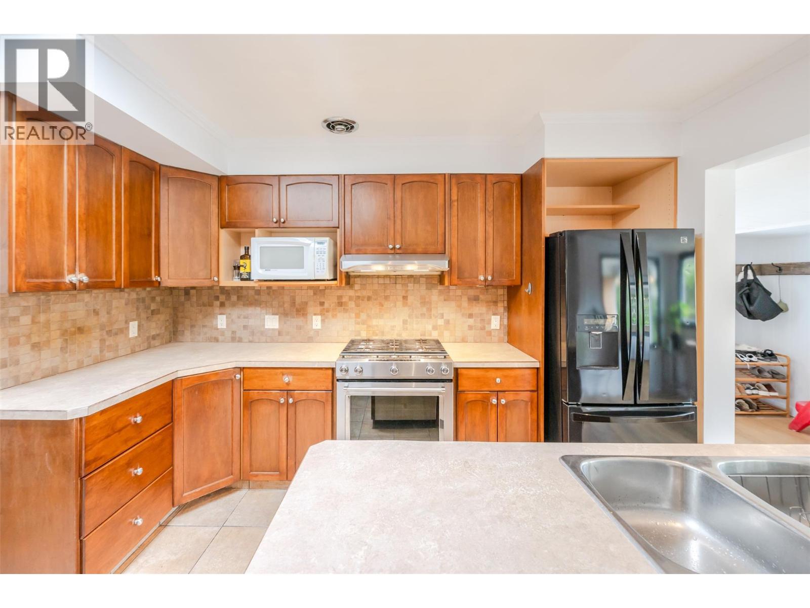 1106 Johnson Road, Penticton, British Columbia  V2A 1W7 - Photo 11 - 10385369